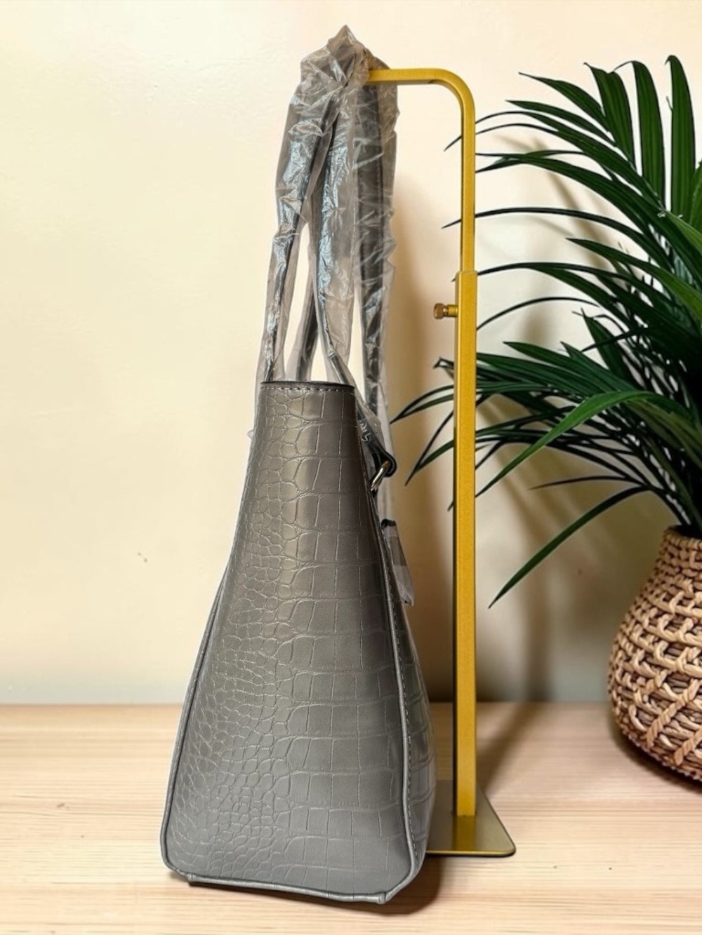 NWT Giani Bernini Gray Croc Embossed Tote Shoulder Bag - Picture 2 of 13